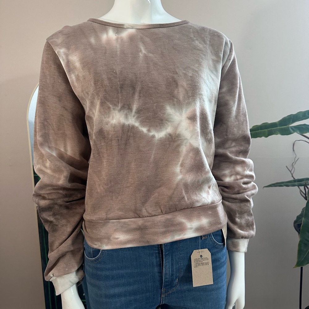 Woman’s Windsor Tie-dye Sweatshirt Size Large